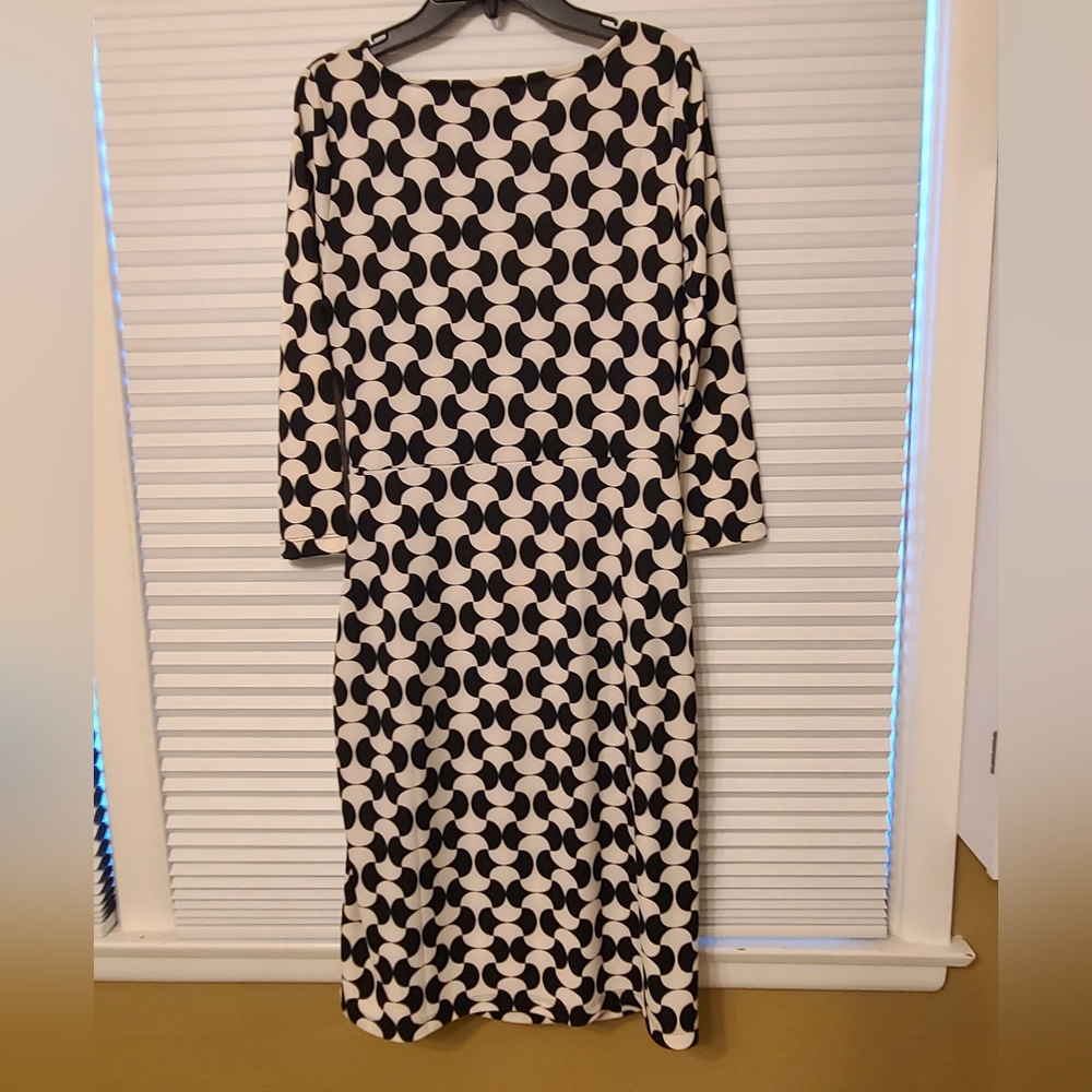 Dress - Picture 3 of 4